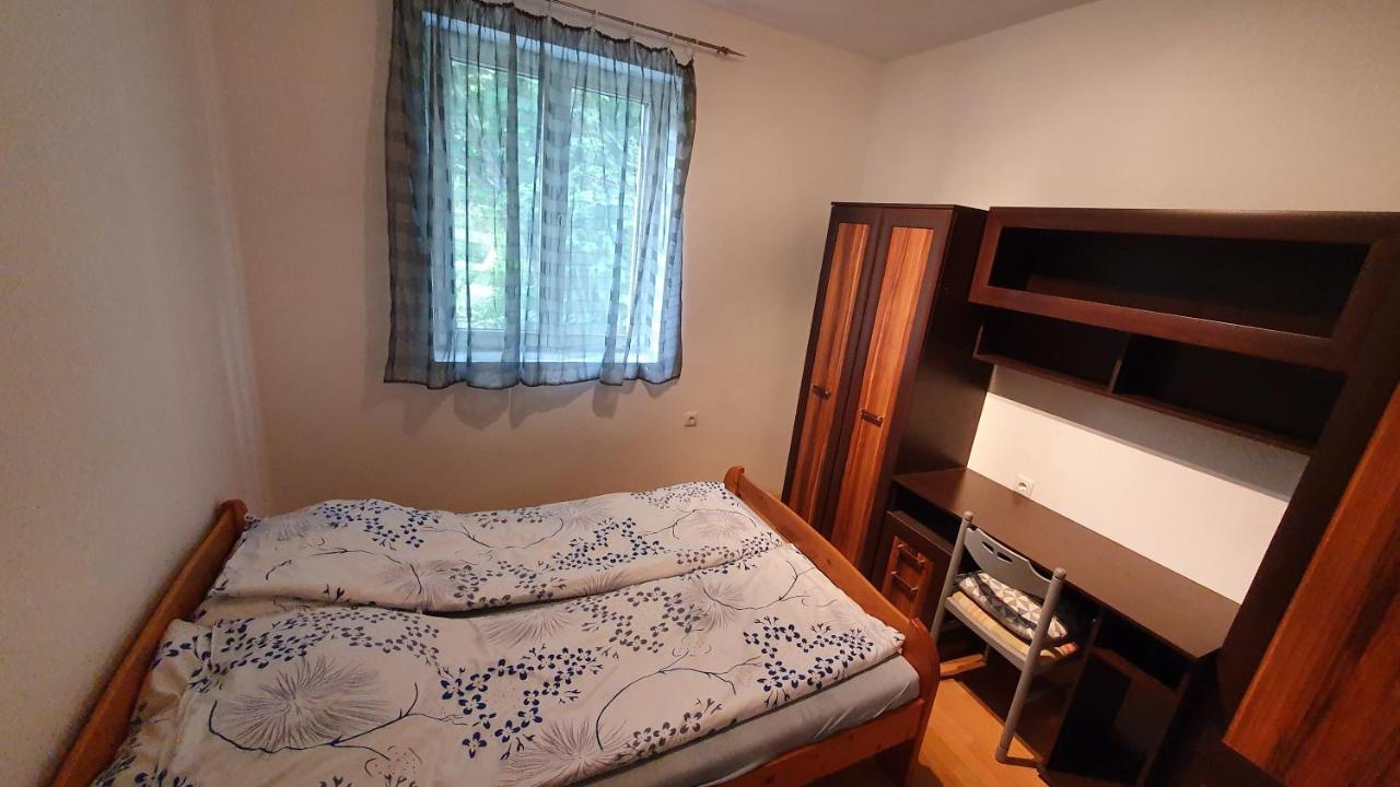 Aron Apartman Бадачонтомай Екстериор снимка