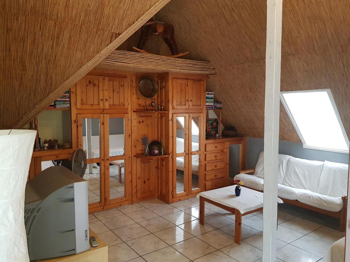 Aron Apartman Бадачонтомай Екстериор снимка